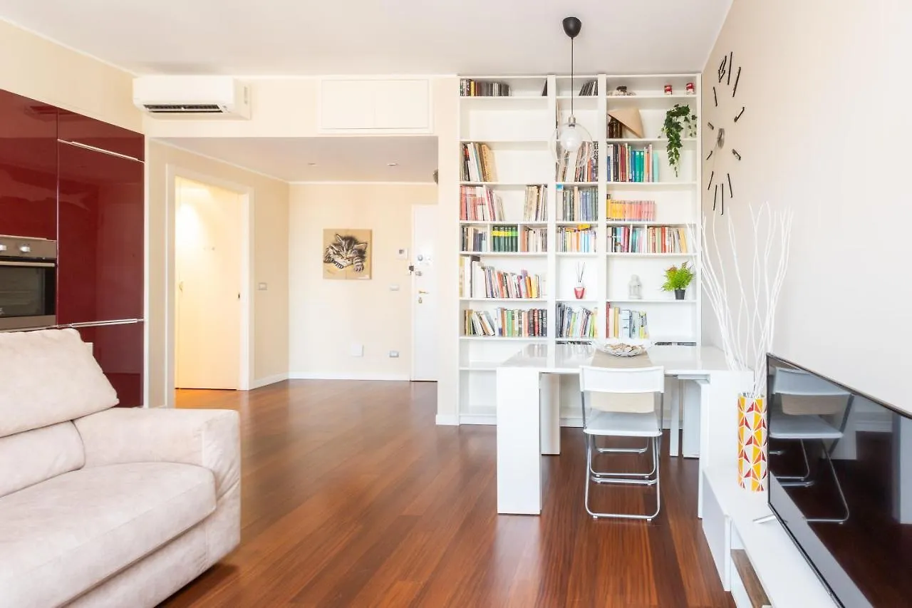 Rosselli 13 Milan Apartment Italy