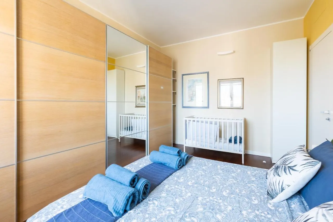 Rosselli 13 Milan Apartment 0*,  Italy