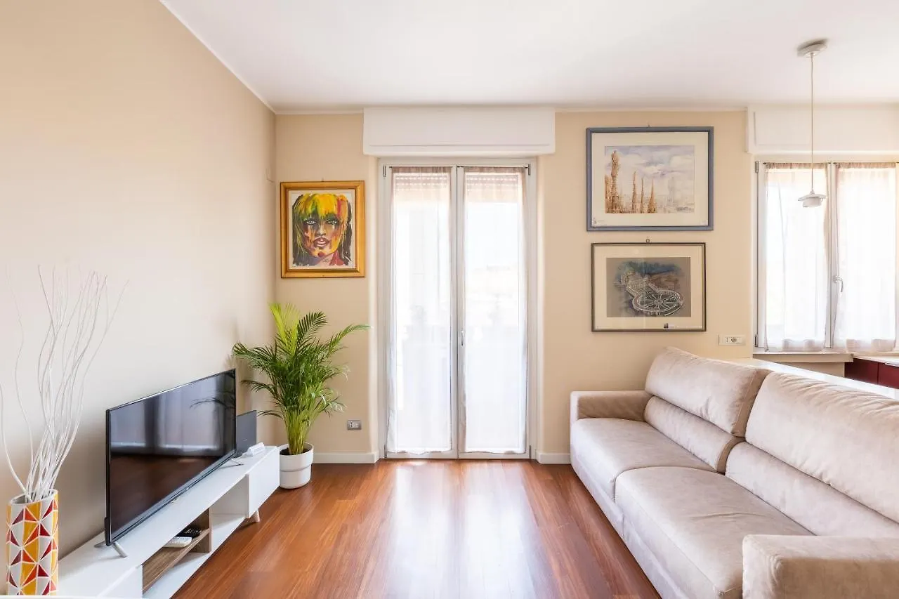 Rosselli 13 Milan Apartment Italy