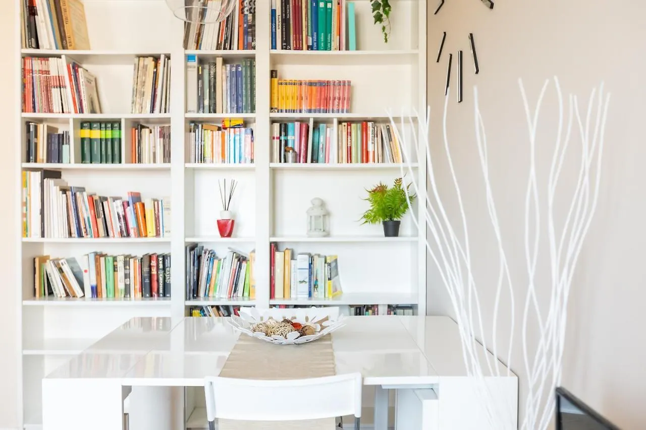 Rosselli 13 Milan Apartment 0*,  Italy