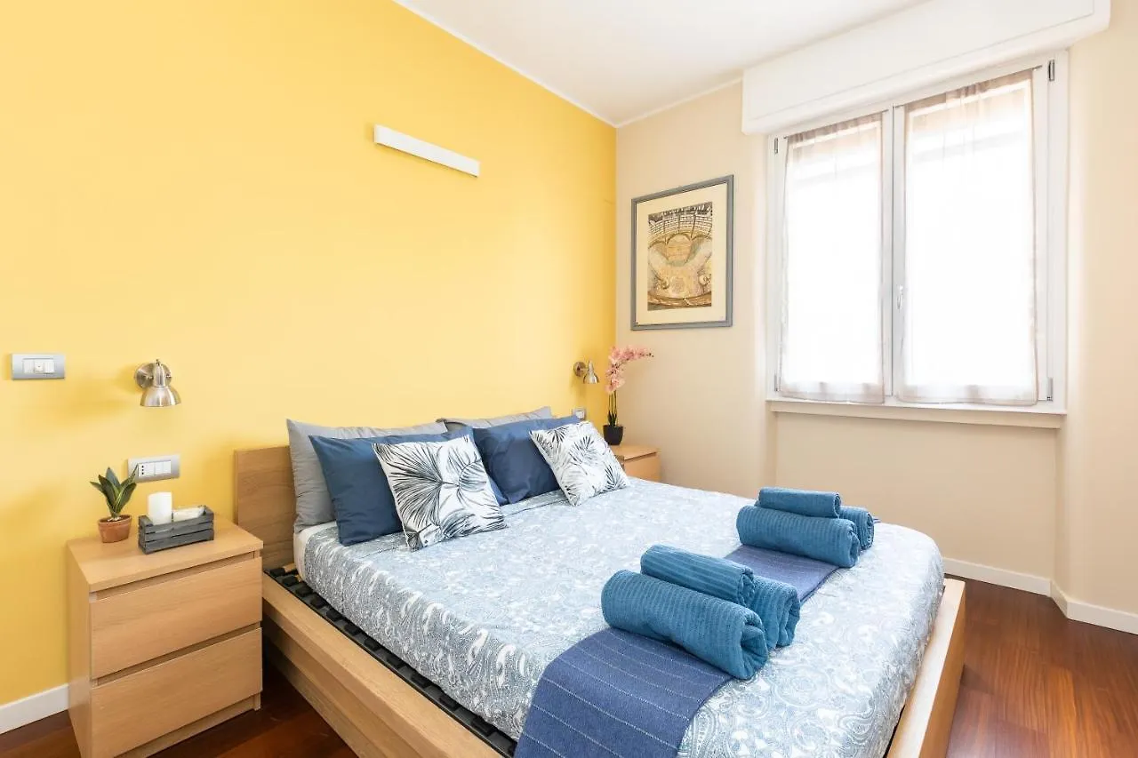 Rosselli 13 Milan Apartment