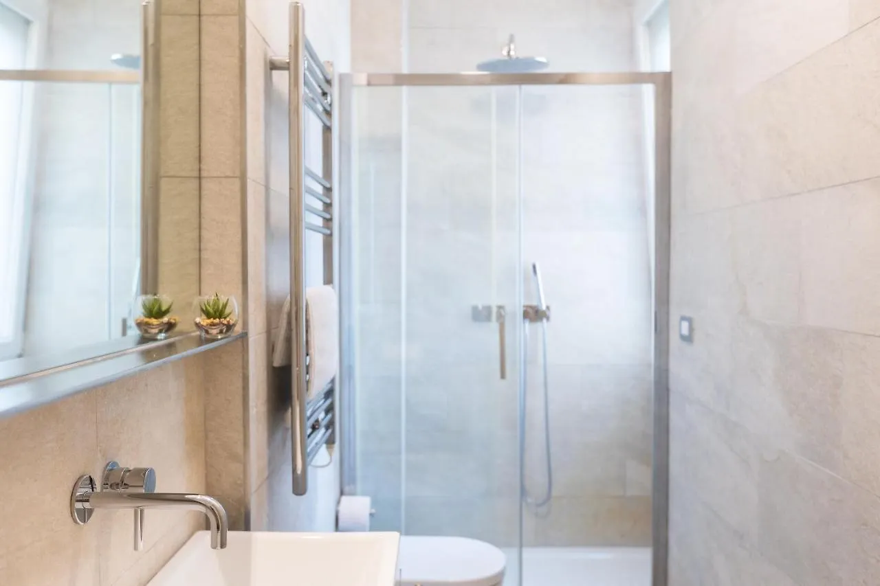 Rosselli 13 Milan Apartment 0*,  Ιταλία